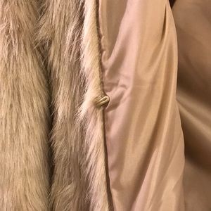 H&M Jackets & Coats - NWT H&M FAUX FUR JACKET H&M Jackets & Coats - NWT H&M FAUX FUR JACKET